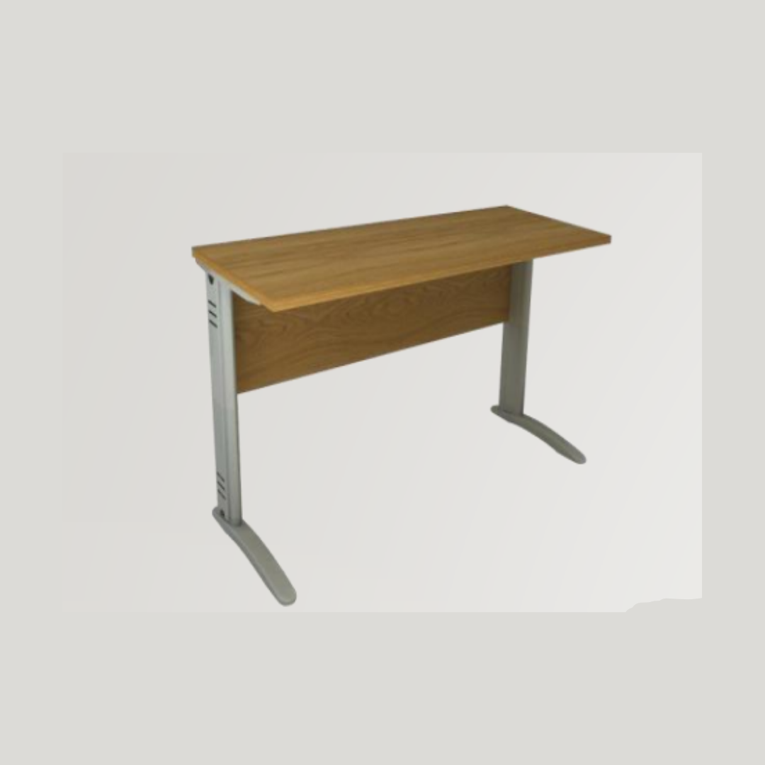 Mesa de Trabalho Retangular com Calha "J" Metálica Pés Metálicos 900x600x740mm