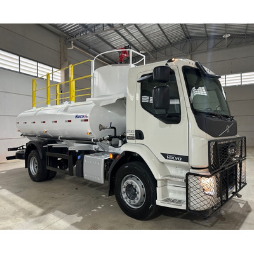 Caminhão Toco com Tanque Pipa 10.000 Litros - Volvo VM 290 (4x2)