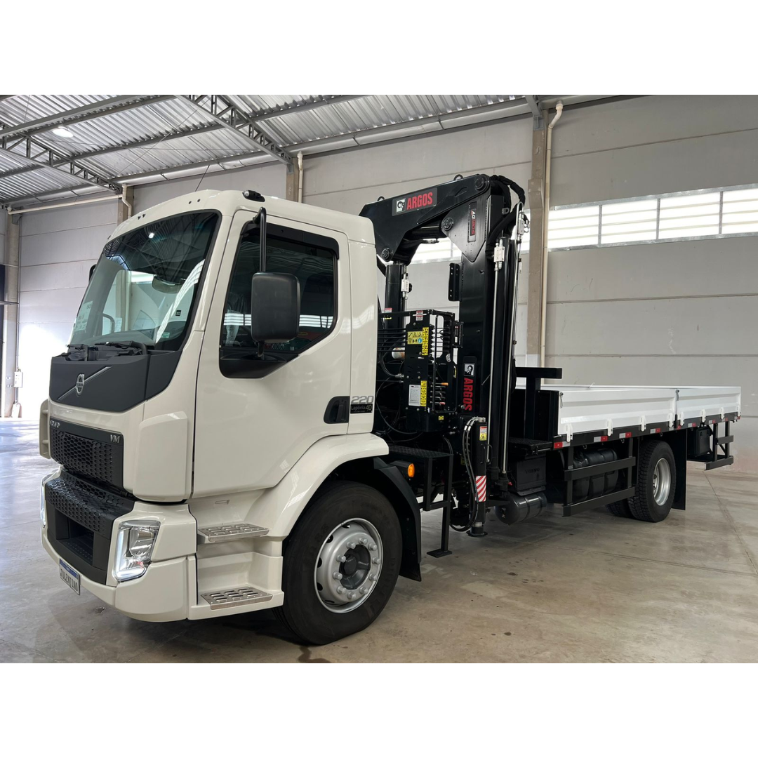 Caminhão Toco com Guindaste Traseiro e Duplo Cesto Sky - Volvo VM290 (4x2) - Volvo VM290 (4x2)